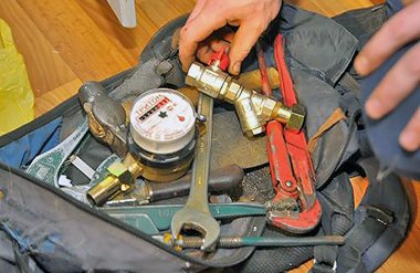 Установка лічильників води в квартирі своїми руками: які правила і скільки коштує?