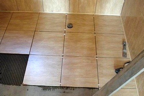 Приклеїти кахельну плитку своїми руками – реально