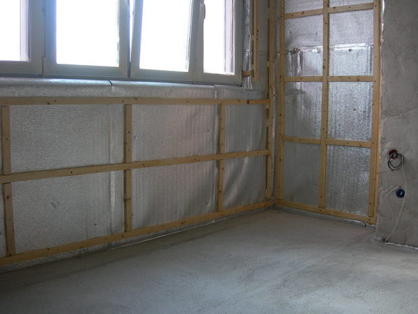 Як утеплити балкон зсередини своїми руками – найбільш прості та ефективні способи проведення робіт