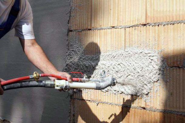 Що краще і дешевше, штукатурити стіни або обшити гіпсокартоном?