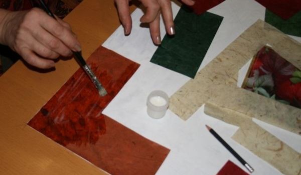 Як відреставрувати стіл з допомогою декупажу: ідеї, покрокова інструкція, фото і відео