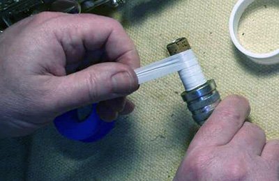 Фум стрічка: яке застосування і як правильно намотувати на різьбу?