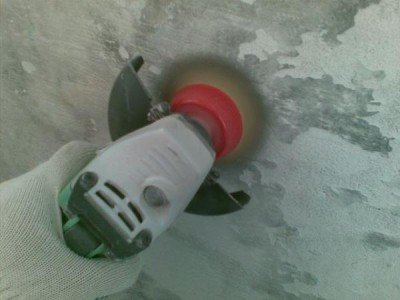 Як зняти стару фарбу зі стін своїми руками?