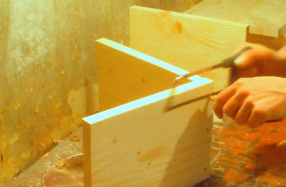 Як зробити полицю на стіну своїми руками: 3 простих варіанти для новачка