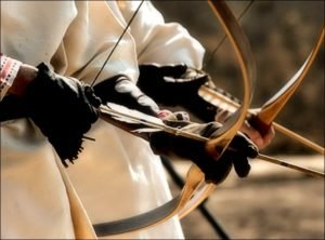 Як правильно зробити лук і стріли своїми руками