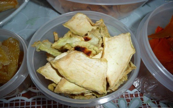 Сушена диня: корисні властивості, протипоказання, калорійність і рецепт приготування