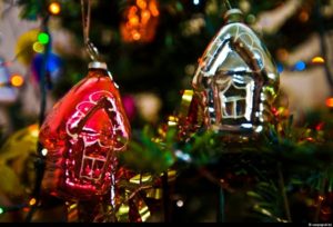 Новорічні ялинкові іграшки своїми руками: оригінальні та прості ідеї створення прикрас до свята