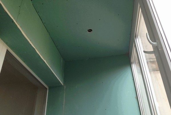 Монтаж гіпсокартону на стелю – найпростіша технологія проведення робіт