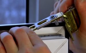 Як вибрати і замінити ущільнювач для пластикових вікон: 4 основних виду