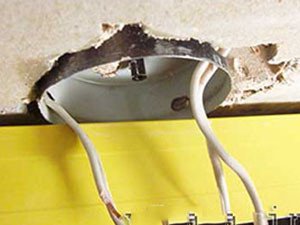 Монтаж вимикача прихованої установки на стіні