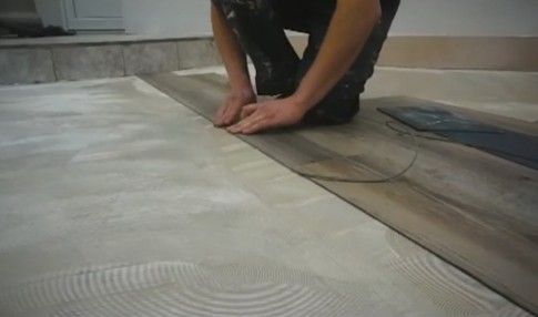 Кварцвініловая плитка: вся правда про підлоговому покритті