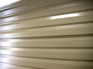 Монтаж сайдинга навколо вікна: 3 варіанти установки і важливі моменти