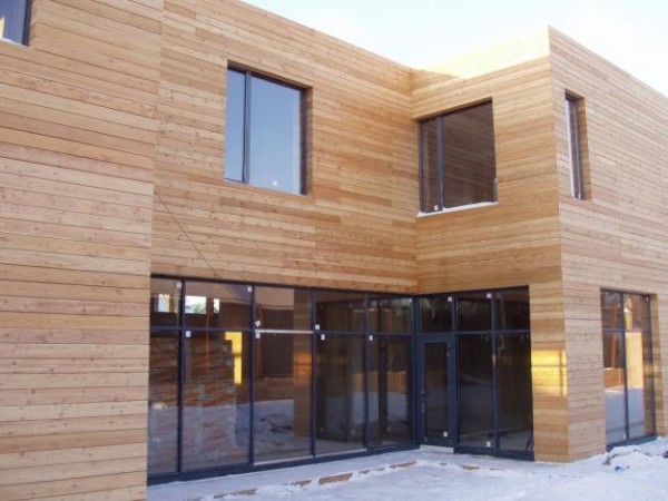 Сучасне рішення — оздоблення фасаду деревом