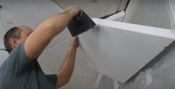 Покроковий ремонт лоджії: 2 варіанти чистової обробки для починаючого майстра