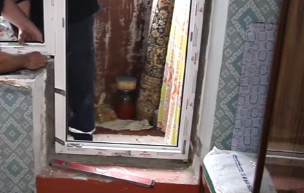 Як самостійно встановити балконні двері за 16 простих кроків