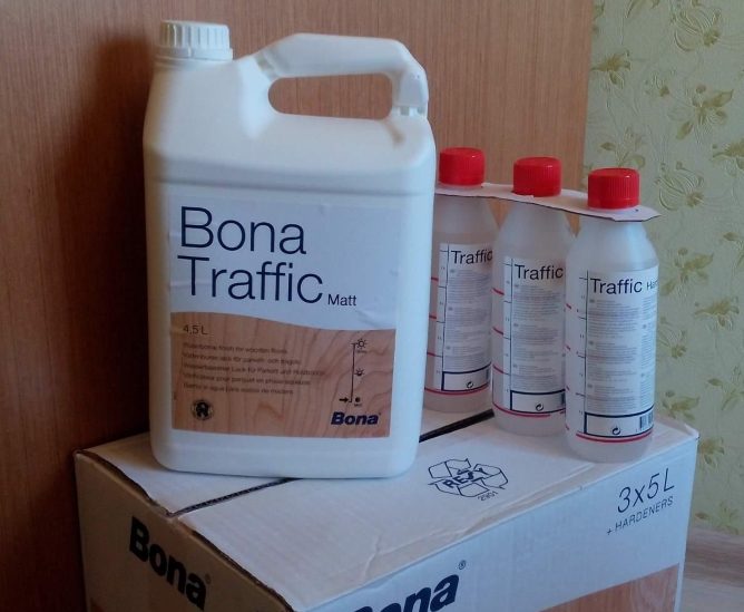 Огляд брендів швидковисихаючого лаку без запаху для паркету