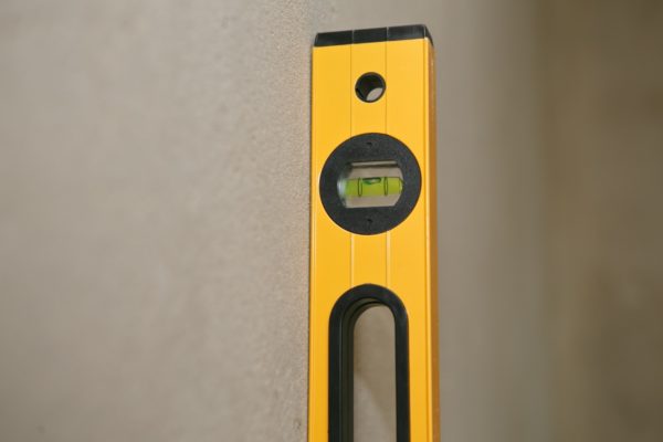 Як обшити балкон вагонкою – повний опис робочого процесу від вибору матеріалів до нанесення захисного покриття