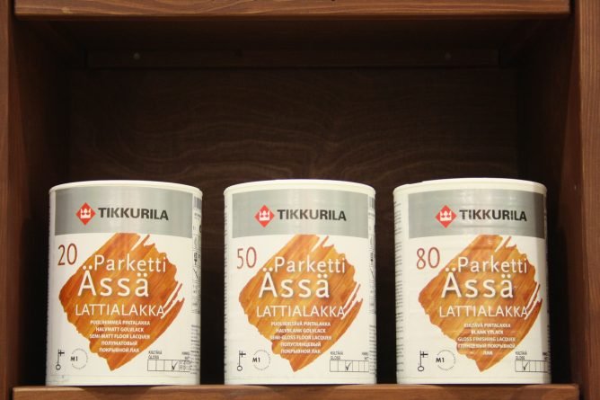 Огляд брендів швидковисихаючого лаку без запаху для паркету