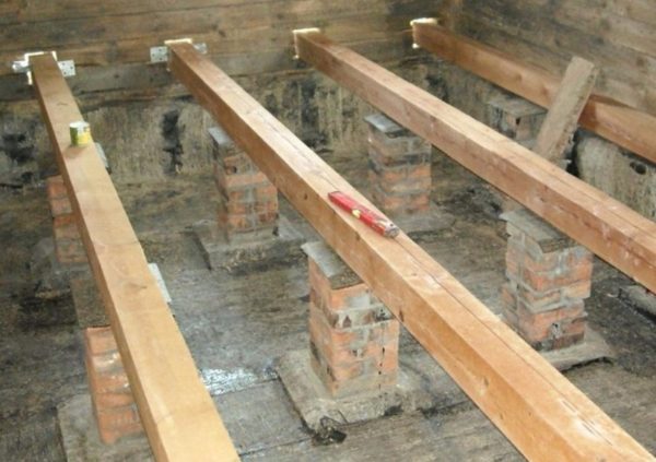 Теплі водяні підлоги на деревяну підлогу: всі 3 етапи монтажу з урахуванням особливостей підстави