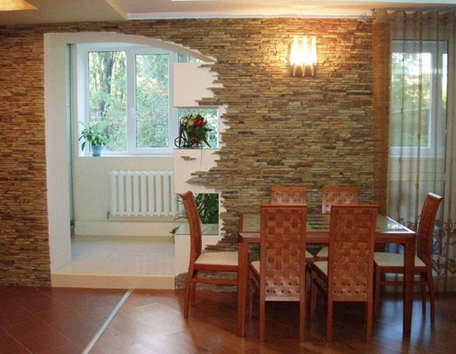 Скління балкона: 2 основних варіанта та їх особливості