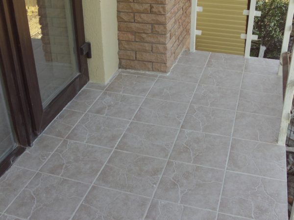 З чого зробити підлогу на балконі – 8 рішень на будь який смак З чого зробити підлогу на балконі – 8 рішень на будь який смак