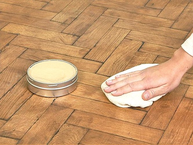 Правильний догляд за паркетною дошкою і паркетом — спосіб зберегти покриття