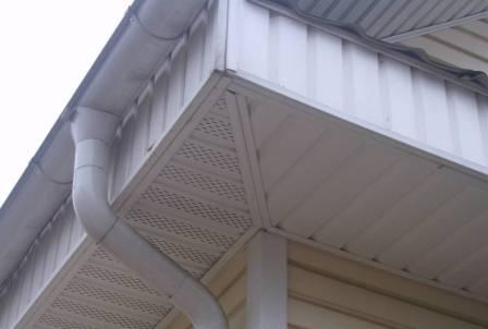 Як обшити карниз сайдингом: поетапний монтаж Як обшити карниз сайдингом: поетапний монтаж