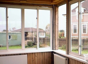 Які розсувні вікна на веранду вибрати і чому: 5 основних переваг