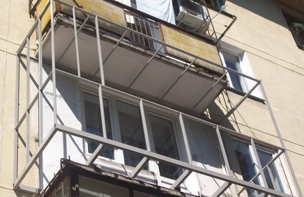 Як обшити балкон своїми руками: інструкція