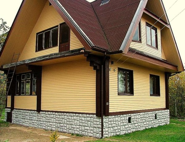 Обделка будинку сайдингом: особливості виконання робіт