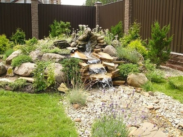 Як зробити водоспад на дачі своїми руками: матеріали, відео інструкція, поради ландшафтних дизайнерів
