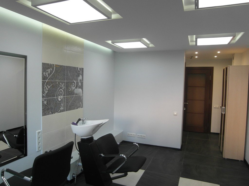 Як однокімнатну квартиру перетворити у перукарню