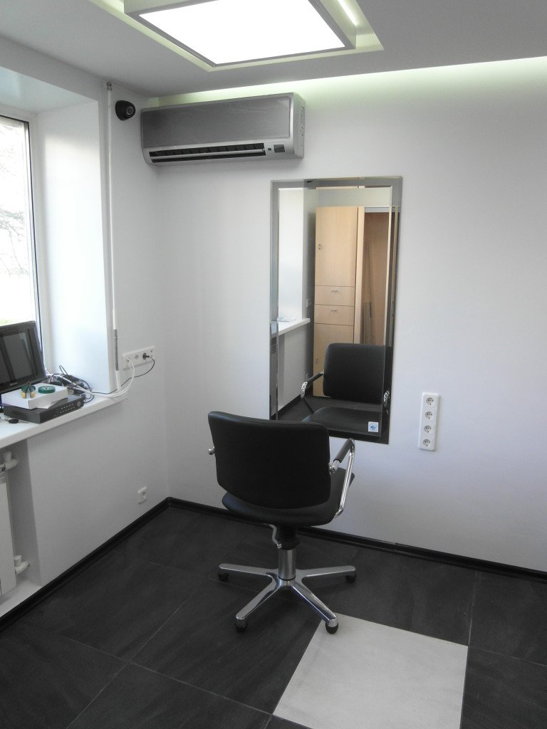 Як однокімнатну квартиру перетворити у перукарню