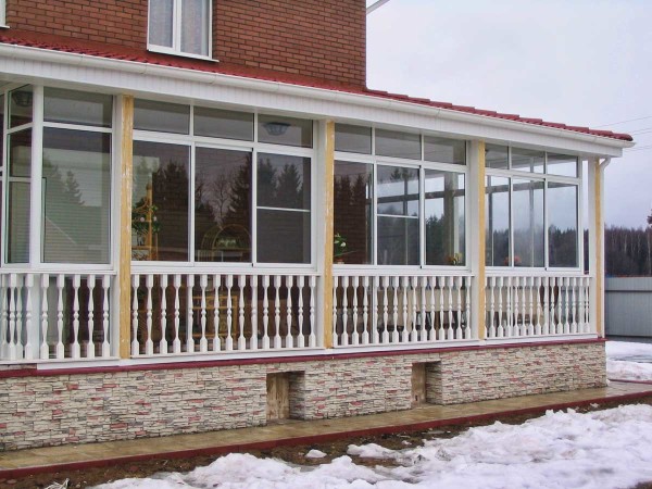 Вікна веранди – 6 варіантів конструкцій Вікна веранди – 6 варіантів конструкцій