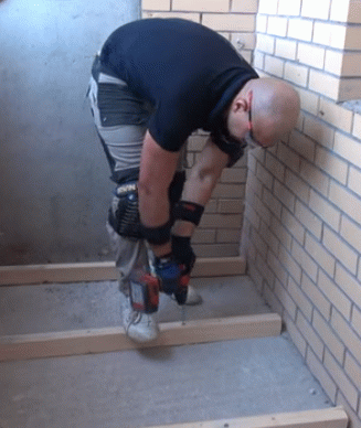 Покроковий ремонт лоджії: 2 варіанти чистової обробки для починаючого майстра