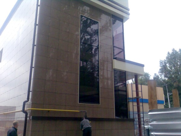 Навісний фасад: матеріали і порядок монтажу