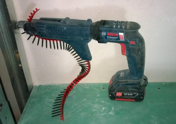 Монтаж гіпсокартону на стелю – найпростіша технологія проведення робіт