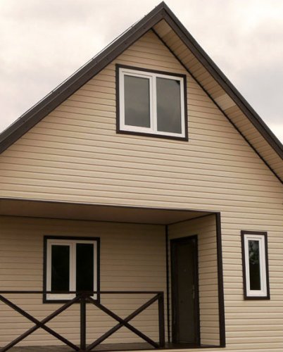 Облицювання фасадів сайдингом: обираємо оптимальний вид
