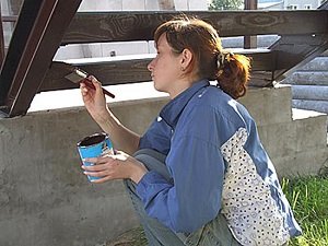 Як і чим пофарбувати деревяні сходи: вибір фарби, технологія фарбування