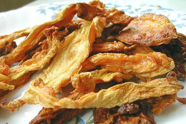 Сушена диня: корисні властивості, протипоказання, калорійність і рецепт приготування