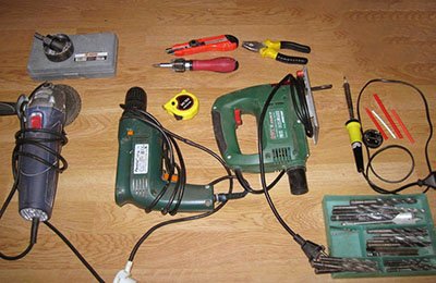 Як зробити обрешітку під пластикові панелі своїми силами?