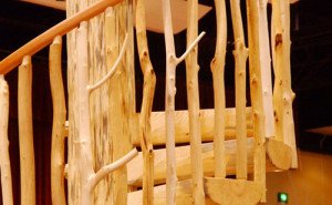 Як зробити поручні для сходів з дерева своїми руками