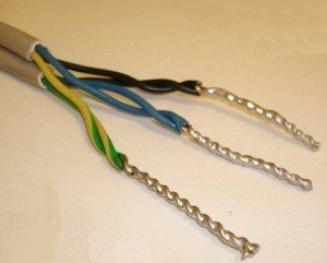 Як поєднати алюмінієвий і мідний проводи і чи можна поєднати Як поєднати алюмінієвий і мідний проводи і чи можна поєднати