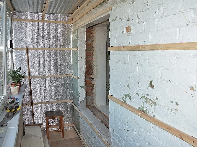 Укладання та монтаж паркетної дошки на стіну