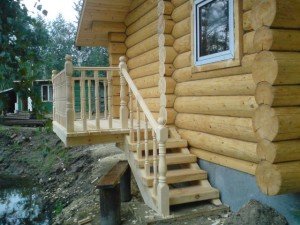 Ганок в деревяному будинку: будуємо своїми руками