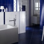 Фото дизайну ванної кімнати в синіх тонах