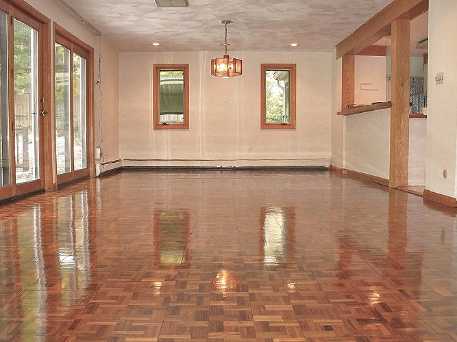 Що потрібно знати про паркетному лаку і який краще вибрати