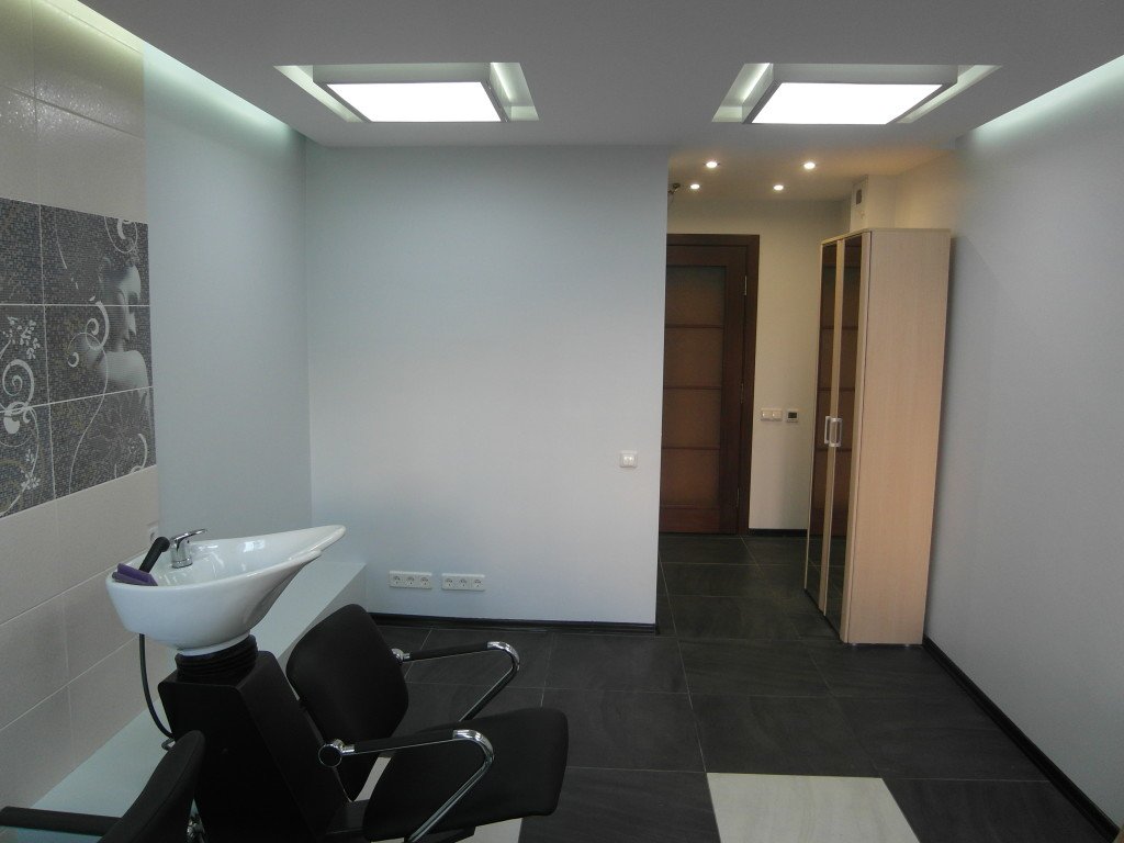 Як однокімнатну квартиру перетворити у перукарню