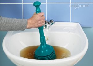 Чим прочистити каналізаційні труби в домашніх умовах: ефективні засоби позбавлення від засмічень