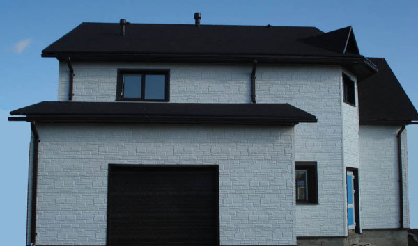 Металевий сайдинг: основні поняття, характеристики та нюанси монтажу Металевий сайдинг: основні поняття, характеристики та нюанси монтажу